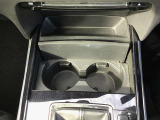 ドリンクホルダーもきちんと2人分。