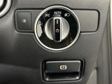 【オートライト(AUTO)】外の明るさをシステムが感知して、自動でヘッドライトが点灯します!ヘッドライトをつけ忘れを防ぐ便利機能です。