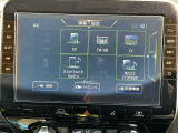 カーナビは、Bluetooth、ブルーレイ対応のメモリーナビが装着されています。