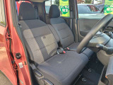 お車の販売と共に、自動車保険もご紹介しております。 弊社取り扱い会社と同じであれば日産独自のサービスもあります。