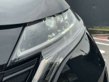 【LEDヘッドランプ】鮮やかな白色光で、クリアな視界を確保するLEDヘッドランプ装備♪