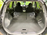 後席を格納すると、これだけの広さが!シーンに合わせたシートアレンジで、大きな荷物も積むことが出来ます♪