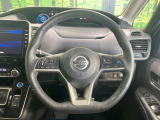 【純正革巻きステアリング】上質な革を使用することで、手にしっかり馴染みとても運転しやすいハンドルです♪