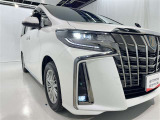 フォグランプ装着車です。暗い夜道の車両前方を明るく照らします