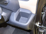 運転席にカップホルダーを装備しております。