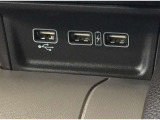 携帯電話の充電に最適なUSBポートを装備しています!