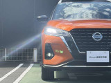 LEDヘッドライトで視界良好。オートマチックハイビームも付いています。