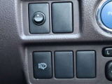 運転席右側のスイッチまわりです。