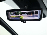 デジタルインナーミラー装備!車両後方のカメラの映像をデジタル補正で視認性を向上させてインナーミラー内に表示します♪視界を遮るものがなく、後席に同乗者がいても後方を確認しやすく安心です♪