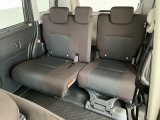 【スライドシート】後席にもスライド機構があることで、細やかに荷室スペースを確保!日常の様々なシーンに対応します♪