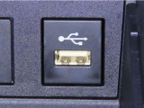 USB端子を装備しております。