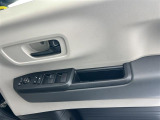 【パワーウインドウ】運転席のスイッチで、各席の窓ガラスの開閉ができます!あると便利ですよね!