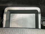 助手席アンダーボックスは運転用の替え靴や、車内に常備しておきたい子供用品、着替えた服などが収納できて便利です。女性に嬉しい収納スペースです★