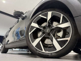 また、MINI正規認定中古車は、エマージェンシーサービスが自動付帯。24時間365日、皆様のカーライフをサポート致します。確かな安心のうえで、「駆けぬける歓び」をご堪能ください。