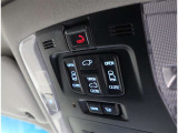 電動スライドドアのスイッチ付です。車内からもスイッチひとつで楽にドアの開閉が可能です。電動なので開閉時に力を使う必要がなく、半ドアになることもありません!