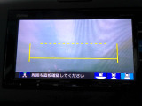 バックカメラの画像です。ガイドラインがスムースな車庫入れをサポートいたします。車庫入れの安心感がアップしますね。