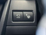 パーキングアシストを使えば、難しい駐車場所も安心できますね。