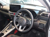 見通しのよいすっきりとした視界で、誰でも運転しやすいです。運転のしやすさは疲れにくさにも繋がりますよ♪