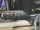 【オートワイパー(AUTO)】雨が降り出した時に、雨滴検出用センサー(レインセンサー)が雨滴を感知すると、自動でワイパーが動作します。