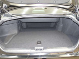 開口部の広いラゲージスペースは、ゴルフバックなどの荷物もラクラク積み込めます。