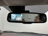 バックモニター付きで車庫入れもラクラク♪