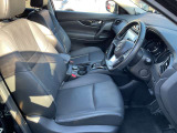 運転席は明るく、視界も良好で快適な運転を実現致します。エクストレイルならではの力強い走りをご体感頂けます。