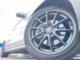 【STI Performanceアルミホイール】STIのホイールを装備♪軽量・高硬度の鍛造ホイールは、ハンドリング・加速など、走りの質を向上してくれます♪