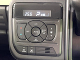【オートエアコン】一度お好みの温度に設定すれば、車内の温度を検知し風量や温度を自動で調整。暑い&hellip;寒い&hellip;と何度もスイッチ操作をする必要はありません。快適な車内空間には必須の機能ですね♪