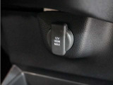 ◆12V電源ソケット◆スマートフォンの充電等にも便利な電源ソケット!使いやすい場所に装備されています。