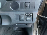 駐車時にも安心の電動格納式ドアミラーも装備しています