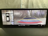 360度モニターは、4つのカメラによる前後左右・俯瞰映像でドライバーからは見えない領域の危険認知をサポート!全周囲の死角を減らし、狭い駐車場や幅寄せ、T字路の進入などの運転の安心感を高めます!