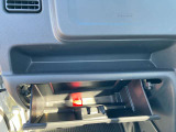 運転席からサッと取り出しやすくなっています。
