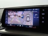 リアビューカメラ。ガイドラインとパークディスタンスコントロールで安全に車庫入れ可能。
