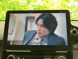 停車中にTV番組や動画を楽しめるモニターです。休憩時間にリラックスできる空間を提供します。