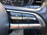 MRCC(マツダレーダークルーズコントロール)は先行車との車間を維持しながら追従走行を行い、長距離でのドライバー負担を軽減させてくれます。