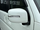 ウインカー付きドアミラーです相手車両へ指示案内