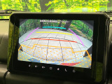 【バックカメラ】駐車時に後方がリアルタイム映像で確認できます。大型商業施設や立体駐車場での駐車時や、夜間のバック時に大活躍!運転スキルに関わらず、今や必須となった装備のひとつです!