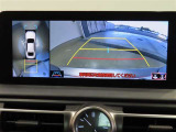 パノラミックビューモニター付きです。車両を上から見たような映像をディスプレイオーディオ画面に表示。運転席からの目視だけでは見にくい、車両周辺の状況をリアルタイムでしっかり確認できます。