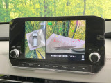 【マルチアラウンドモニター】専用のカメラにより、上から見下ろしたような視点で360度クルマの周囲を確認することができます☆死角部分も確認しやすく、狭い場所での切り返しや駐車もスムーズに行えます。