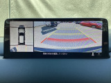 狭い場所での駐車やすれ違いなどでより的確な運転操作に役立つ360&deg;ビューモニターが装備されています。