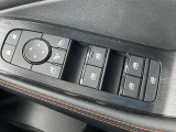 パワーウインドウスイッチです。オート機能付きです。