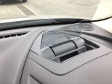 運転席前に視認性の高いディスプレイが立ち上がります。デジタルで走行距離など確認頂けます。