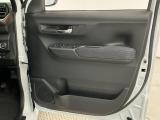 【内装クリーニング】内装ルームクリーニング済みです。しっかり綺麗にしていますので、是非、お確かめください。車に自信があるからこそ、是非一度ご来店頂き内外装も見てもらえると幸いです。