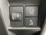 ドライバーへ逸脱の危険を知らせ車線逸脱を回避するようステアリング操作を支援してくれる路外逸脱抑制機能、ブレーキの補助操作を行い減速して衝突被害を軽減する衝突軽減ブレーキ付きです!