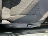 運転席シートです。シートのへたりもさほど目立ちません