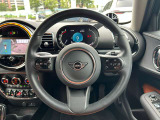 また、MINI正規認定中古車は、エマージェンシーサービスが自動付帯。24時間365日、皆様のカーライフをサポート致します。確かな安心のうえで、「駆けぬける歓び」をご堪能ください。