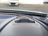 アクティブドライビングディスプレイは運転しながら最小の視線移動でスピードの情報を確認出来るので、ドライバーの負担も軽減できます