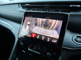 バックカメラは標準装備。ガイドライン表示で駐車時の後方確認をサポートいたします。