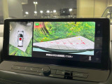 【アラウンドビューモニター】専用のカメラにより、上から見下ろしたような視点で360度クルマの周囲を確認することができます☆死角部分も確認しやすく、狭い場所での切り返しや駐車もスムーズに行えます。