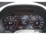 運転に必要な情報を見やすく表示するデジタルメーター。先進的なデザインがドライブ気分を高めてくれます。